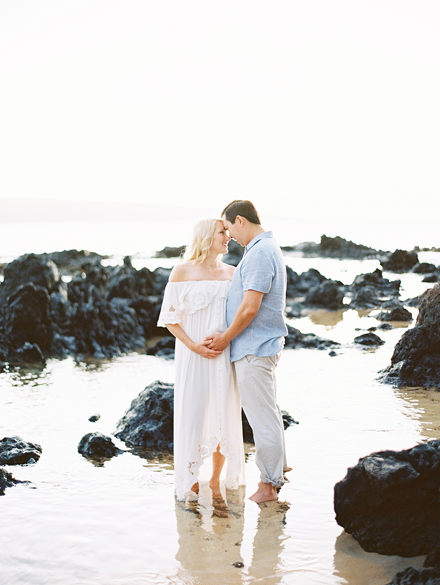 Jana-Dillon-Photography-Destination-Hawaii-Maui-Wedding-Photographer-Maternity-Beach-Portraits-Makena-Cove-2