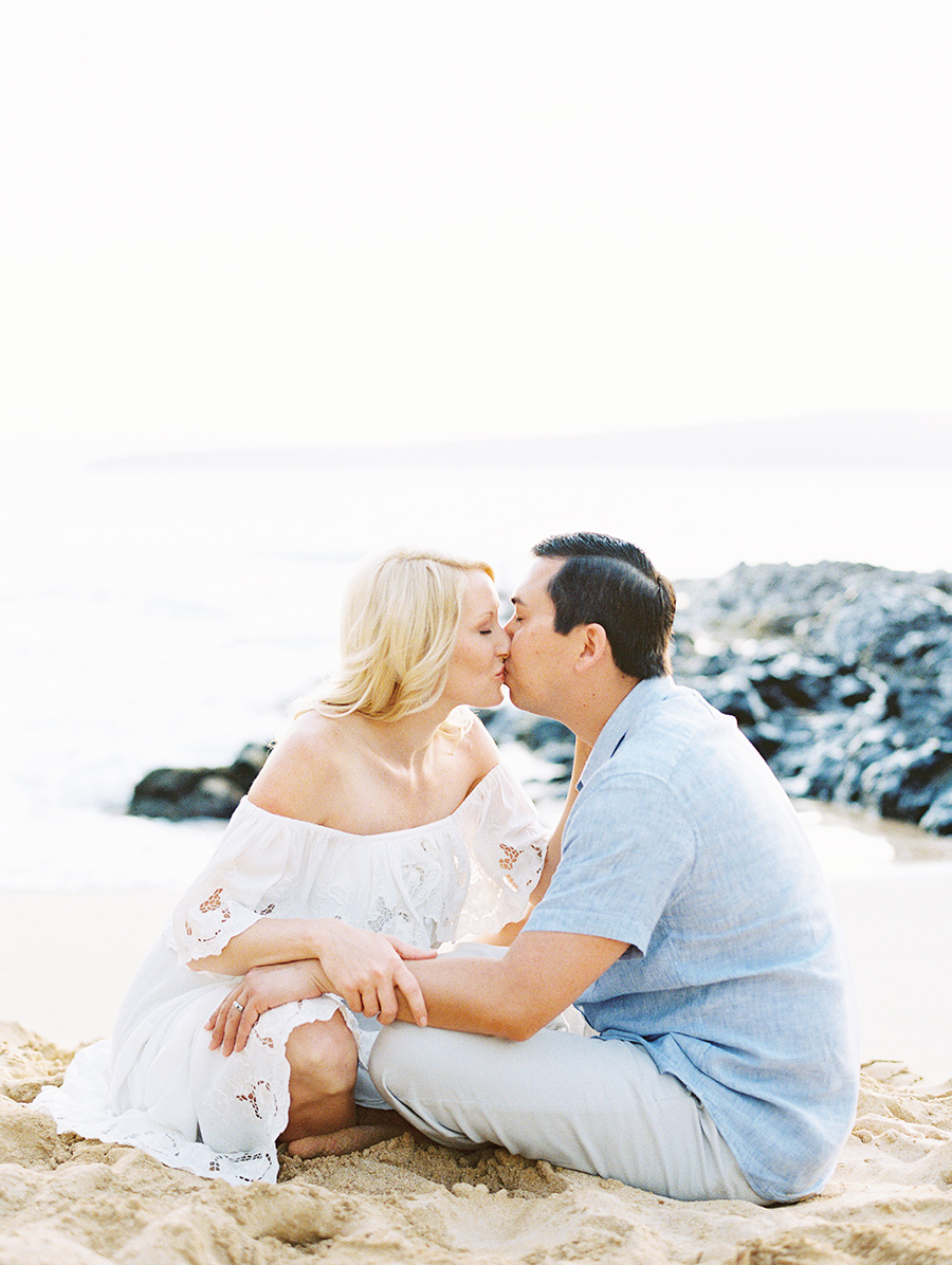 Jana-Dillon-Photography-Destination-Hawaii-Maui-Wedding-Photographer-Maternity-Beach-Portraits-Makena-Cove-6