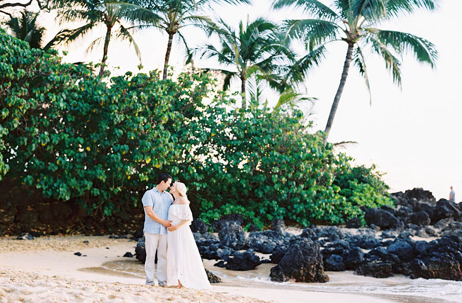 Jana-Dillon-Photography-Destination-Hawaii-Maui-Wedding-Photographer-Maternity-Beach-Portraits-Makena-Cove-9